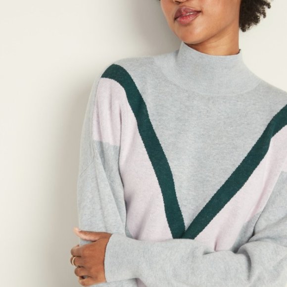 New Old Navy Color-Blocked Chevron Turtleneck Heather Light Gray Sweater ! - Picture 4 of 11